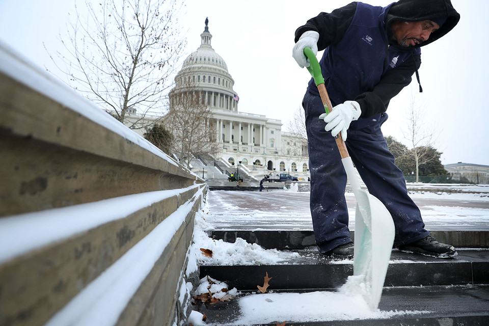 Bom bão tuyết lịch sử càn quét nước Mỹ, 4 người chết